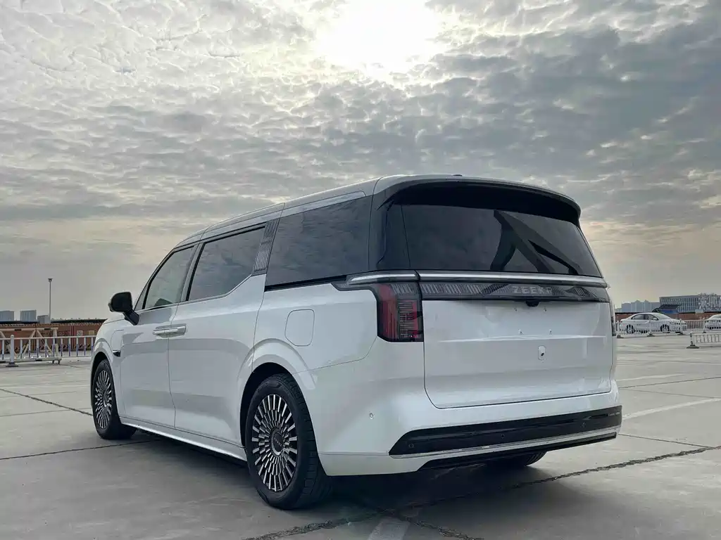 ZEEKR EXTREME KRYPTON 009