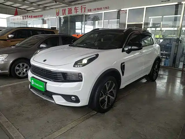 2019 Lynk & Co 01