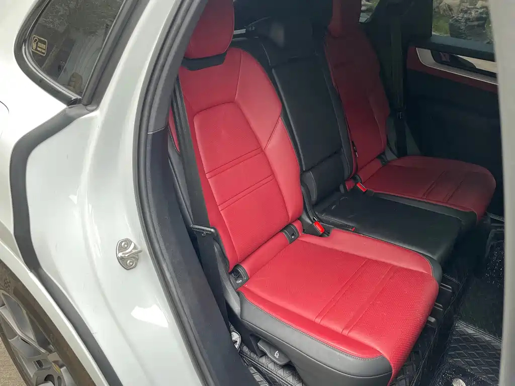 Porsche Cayenne — миниатюра 18