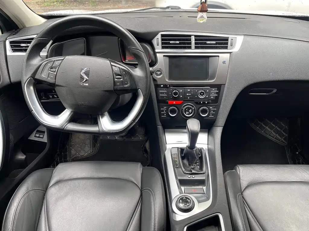 DS 6 2016 1.6T Luxury THP160