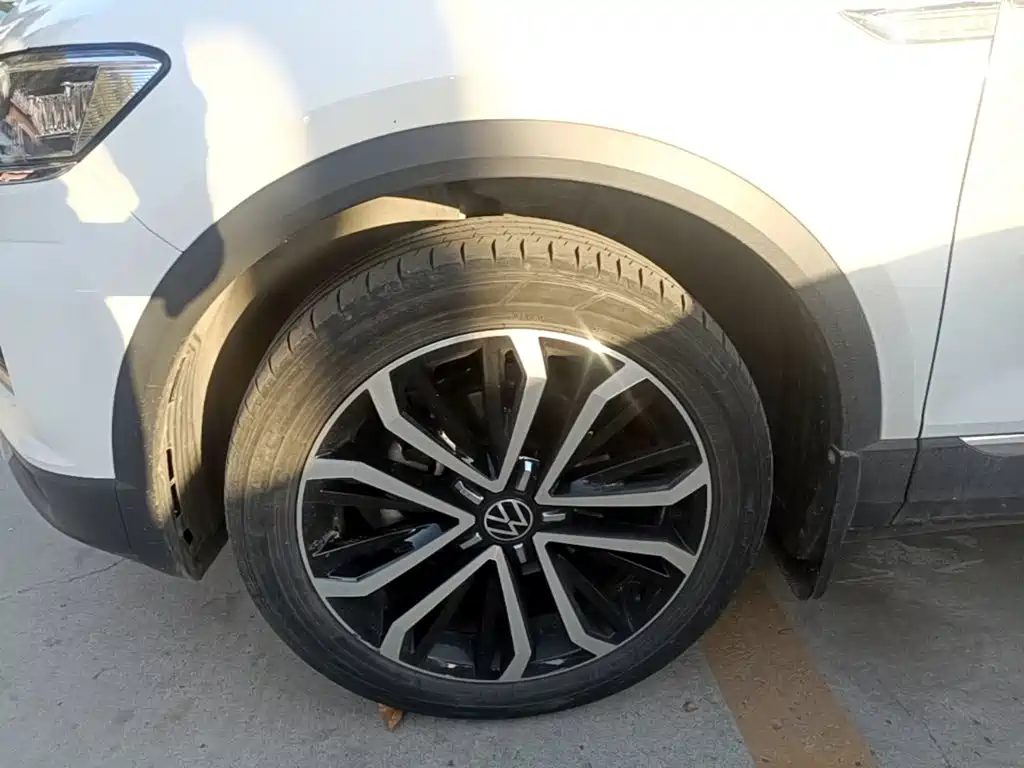Volkswagen T-Roc — миниатюра 23