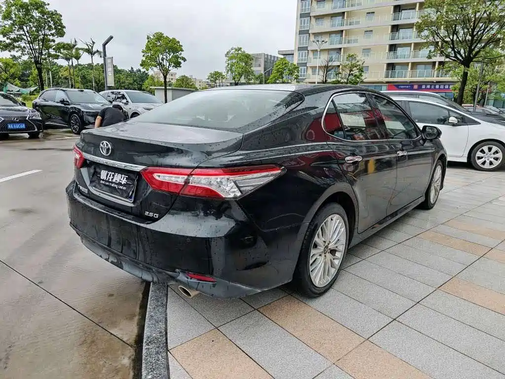 Toyota Camry 2019 2.5G Luxury