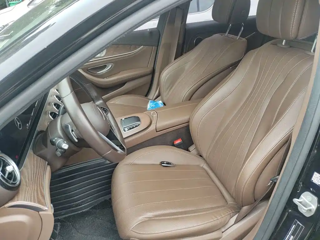 Mercedes-Benz E-Class id 4622383 из Китая 11