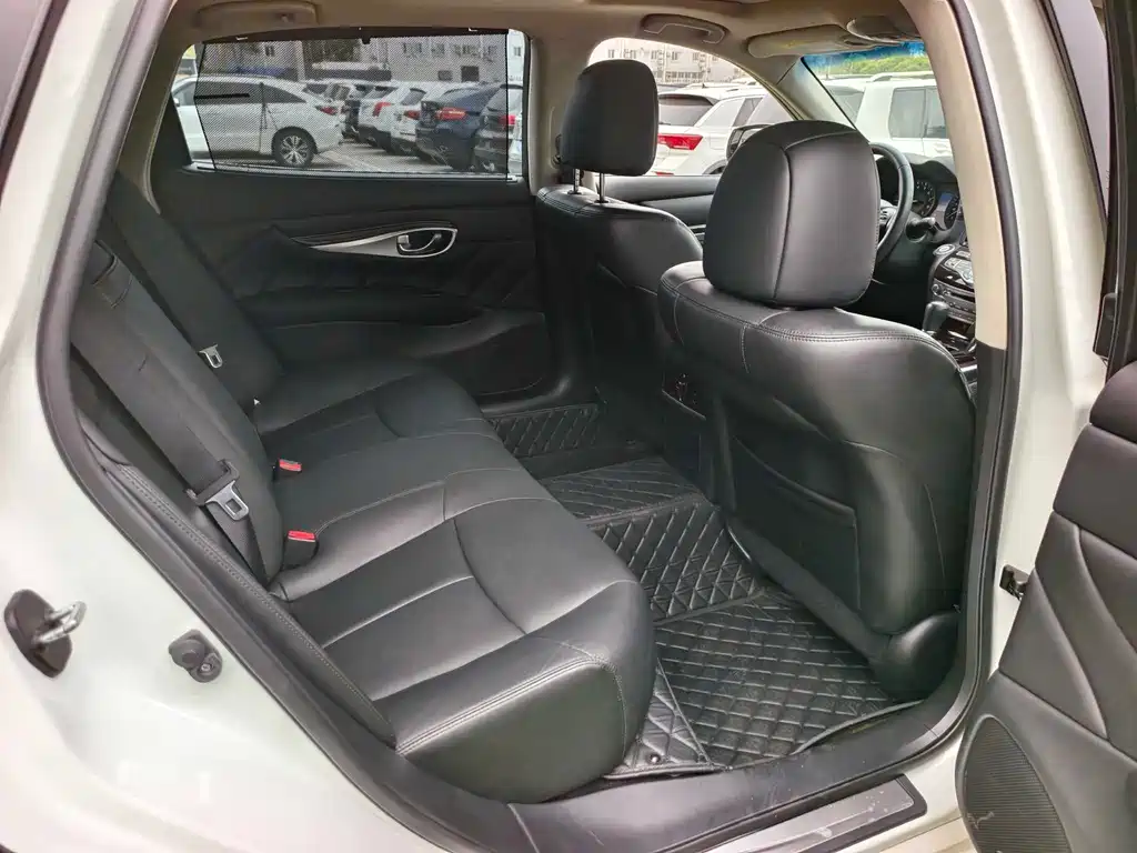 Infiniti Q70 — миниатюра 13