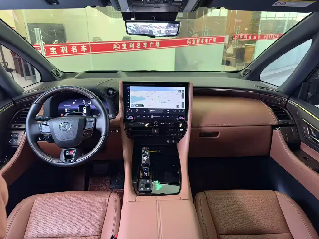 Toyota Alphard — миниатюра 22