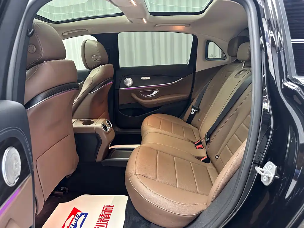 Mercedes-Benz E-Class — миниатюра 9