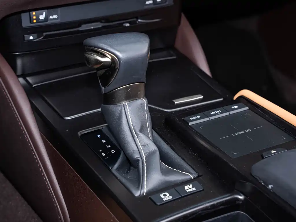 Lexus ES — миниатюра 15