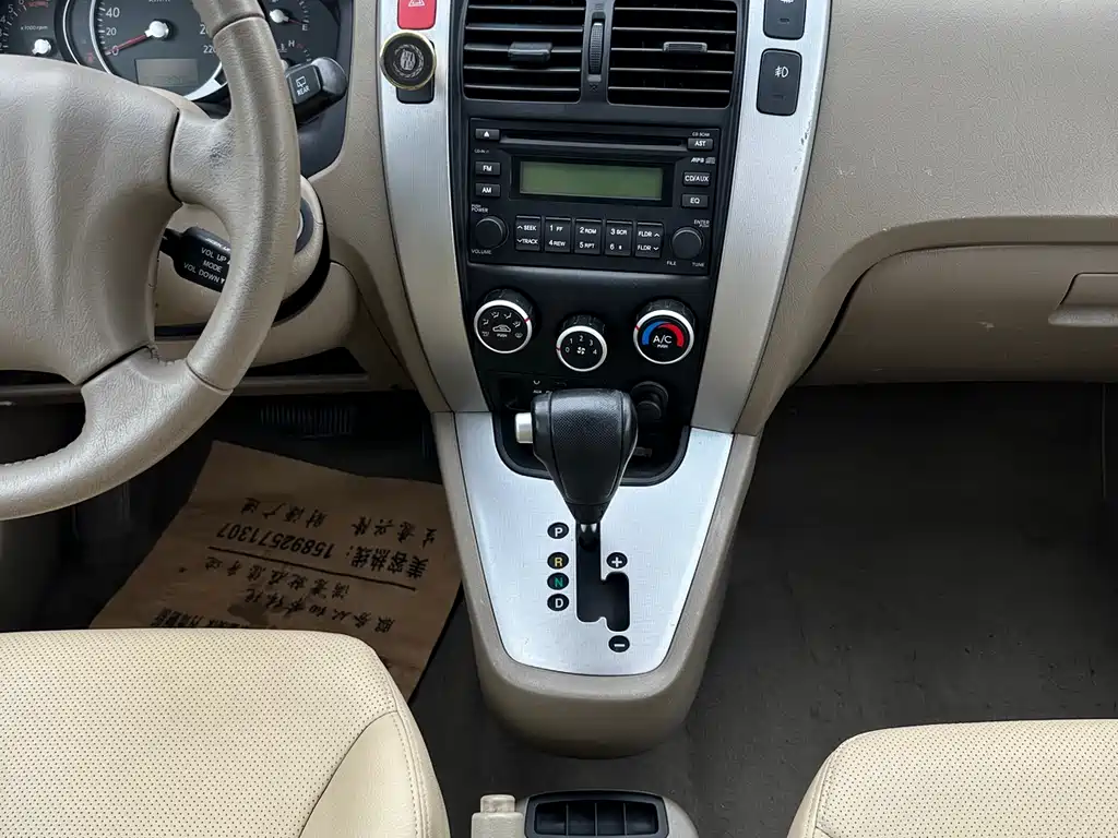 Hyundai Tucson 2.0L Auto 2WD Comfort Type, фото 10