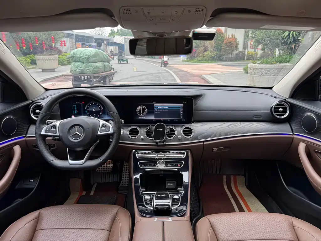 MERCEDES-BENZ E CLASS