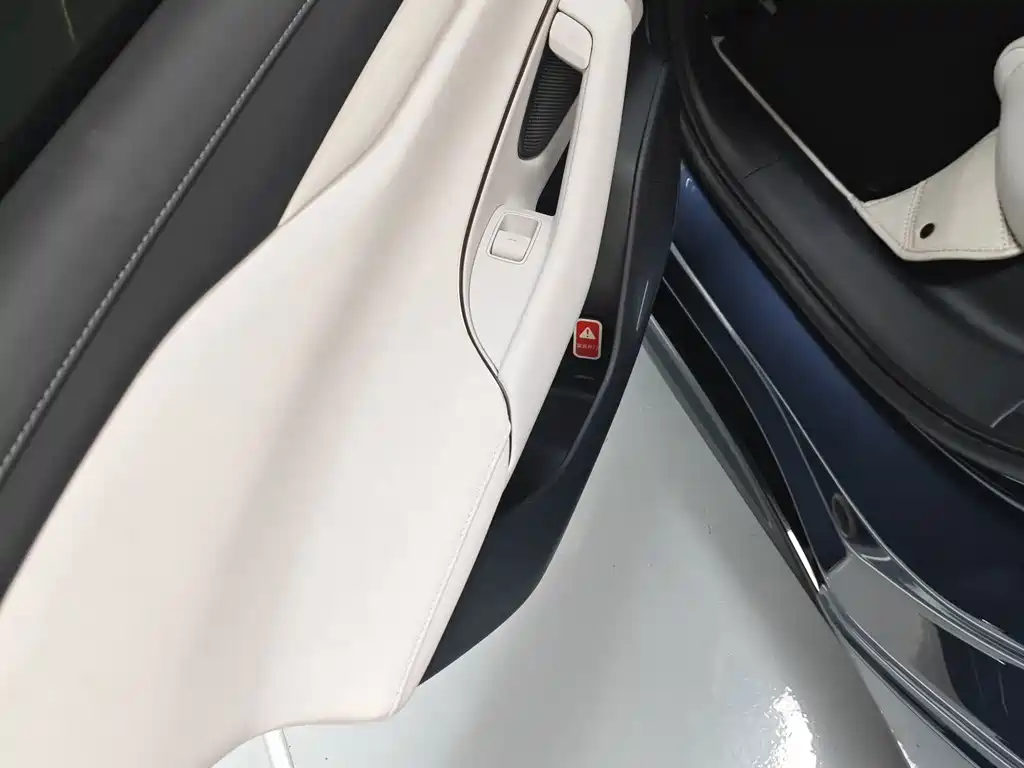 Xiaomi SU7 — миниатюра 10