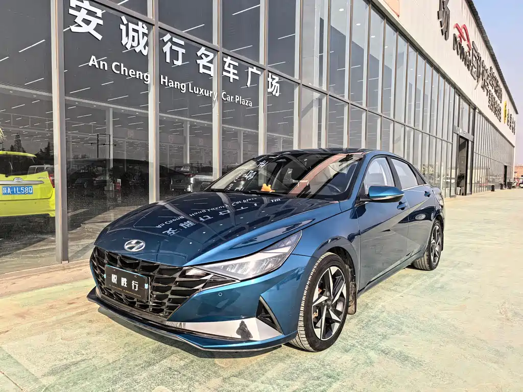 HYUNDAI ELANTRA