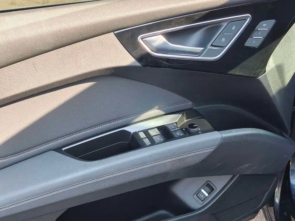 Audi Q4 e-tron — миниатюра 13