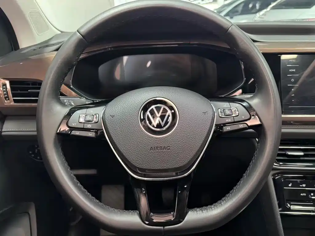 VOLKSWAGEN TUYUE