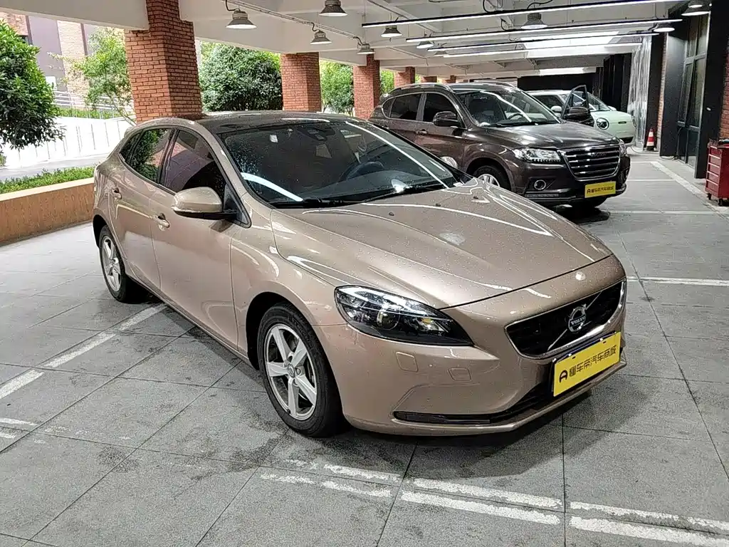 Volvo V40 — миниатюра 6
