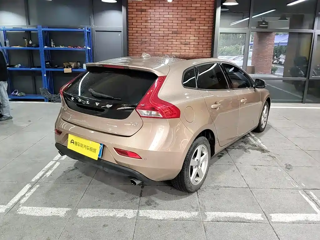 Volvo V40 — миниатюра 4
