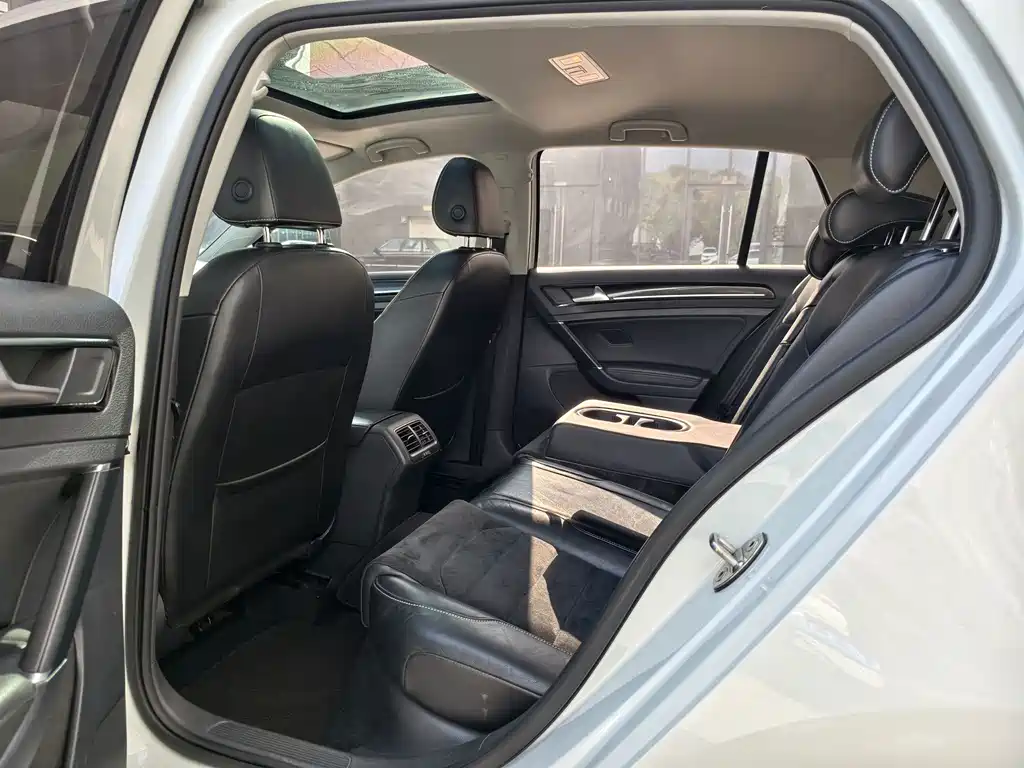 Volkswagen Golf — миниатюра 17