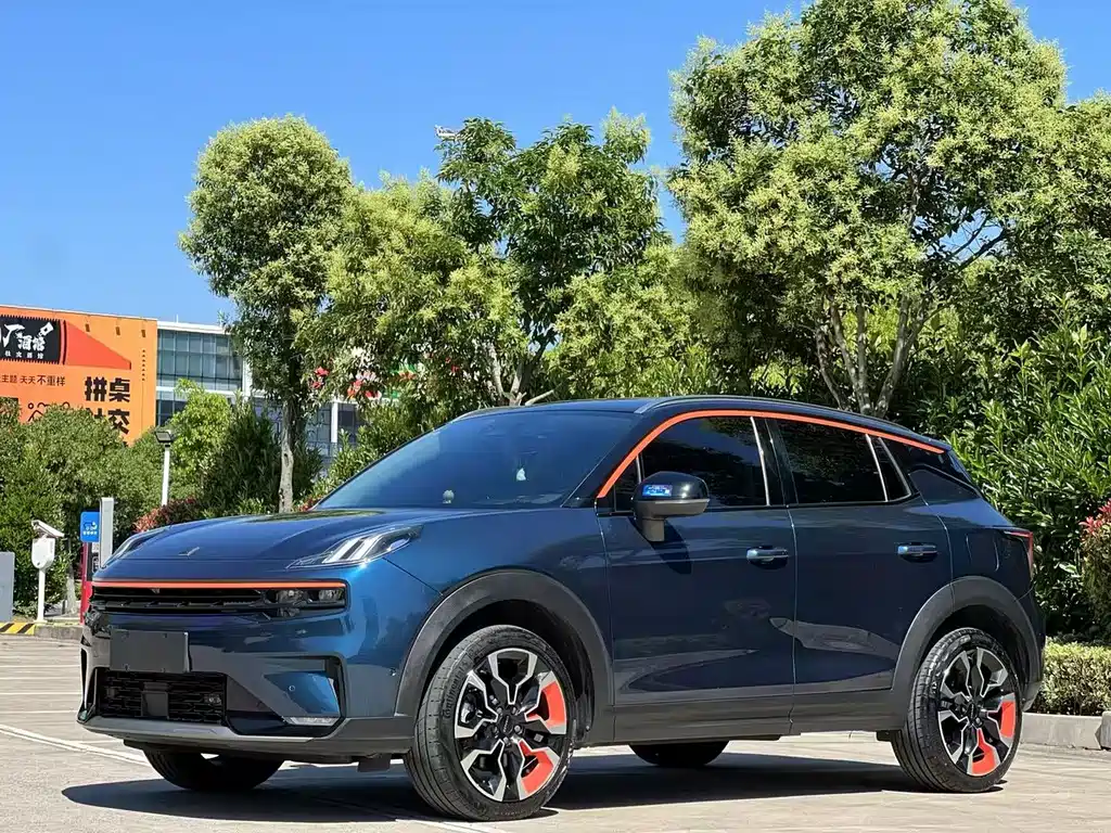 Купить Lynk & Co 06
