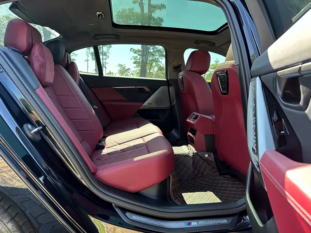 BMW 5 Series — миниатюра 14