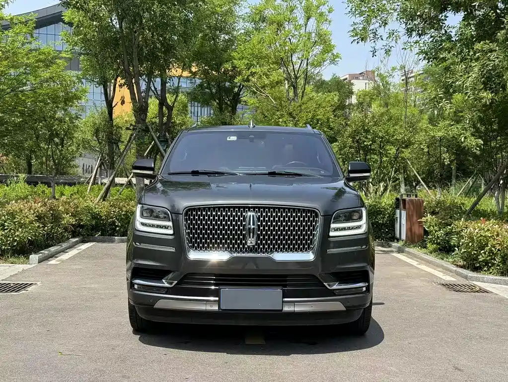 Lincoln Navigator 2018 3.5T V
