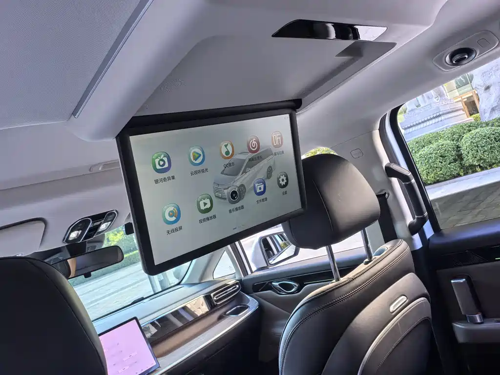 GAC Motor Trumpchi E8 PHEV — миниатюра 21