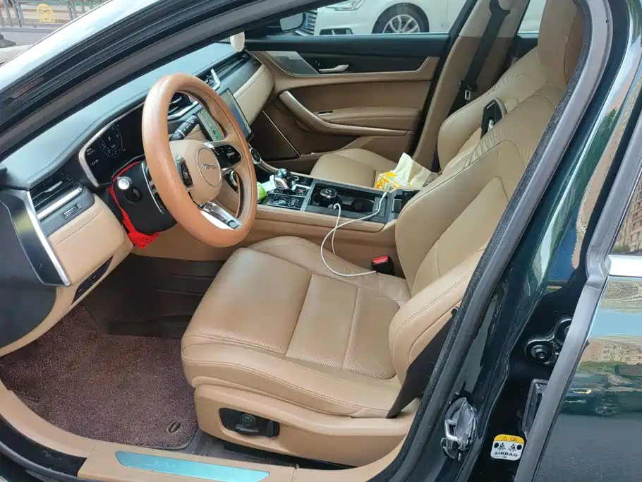 Jaguar XFL — миниатюра 9