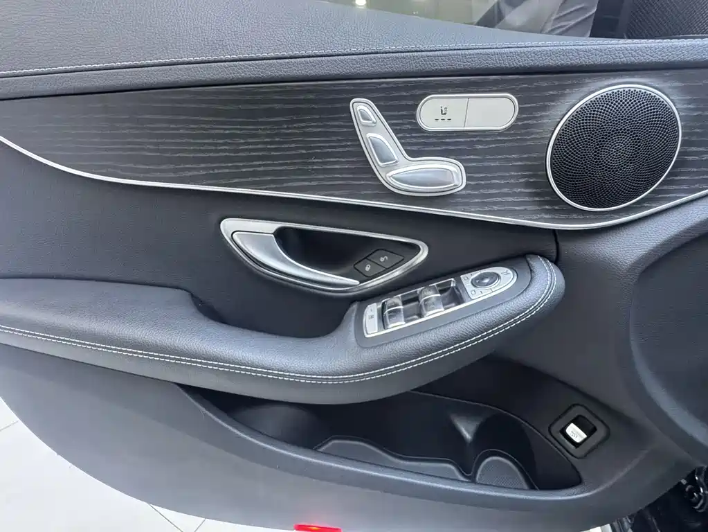 Mercedes-Benz C-Class — миниатюра 17