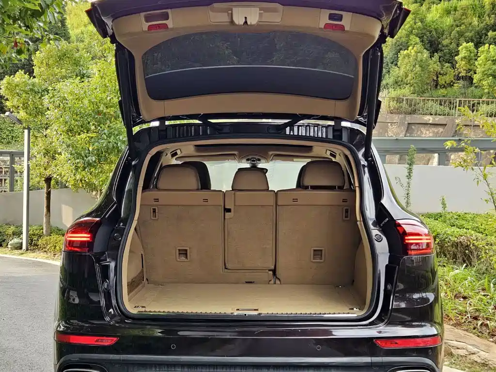Porsche Cayenne — миниатюра 17