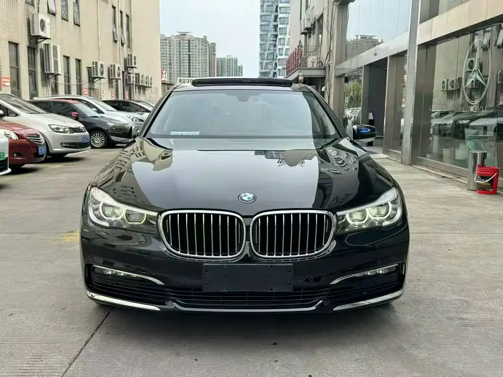 BMW 7 Series 7 2016 730Li Lead