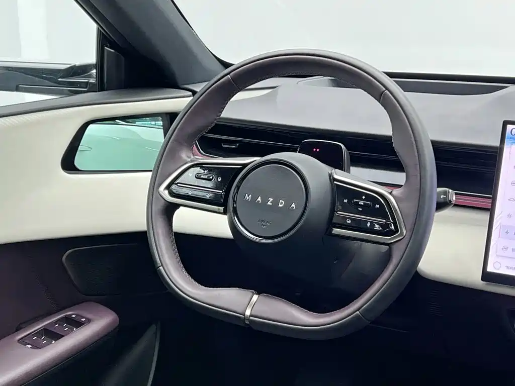 Mazda EZ-60 — миниатюра 22