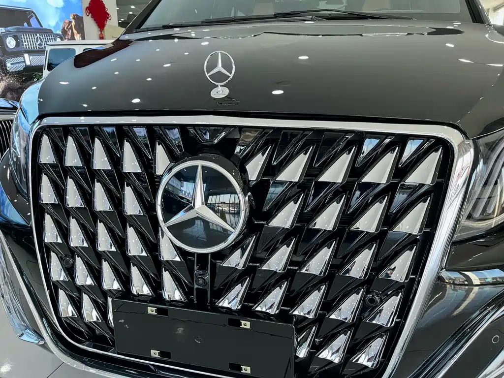 Mercedes-Benz Vito 2023 2.0T 7 мест