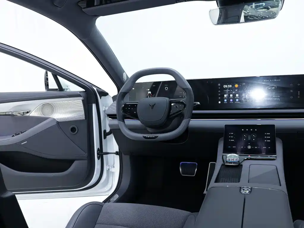 VOYAH LANTU CHASING LIGHT