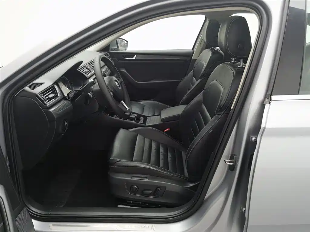 Skoda Superb 2016 TSI330 DSG