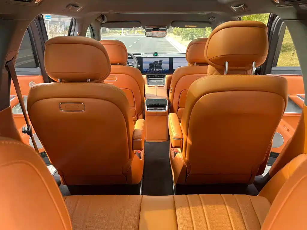 AITO ASK THE WORLD M8