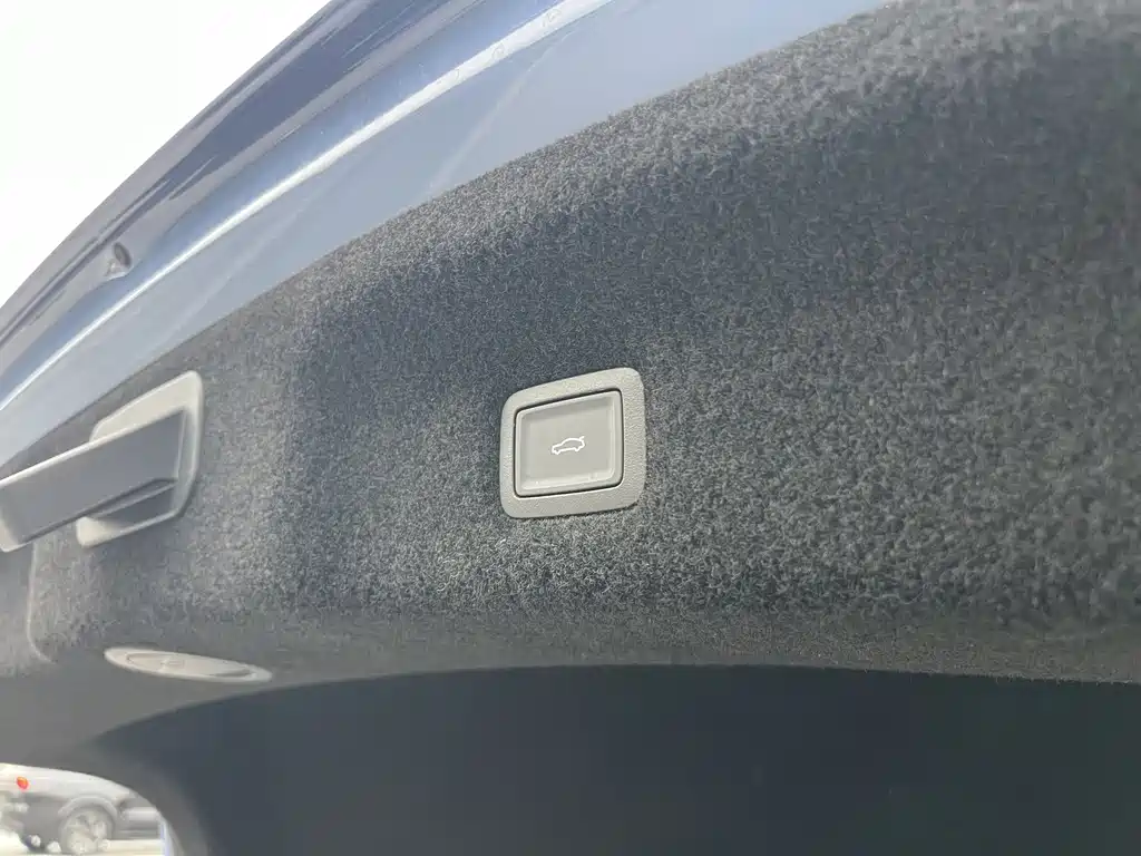 Hongqi HONGQI TIANGONG 05