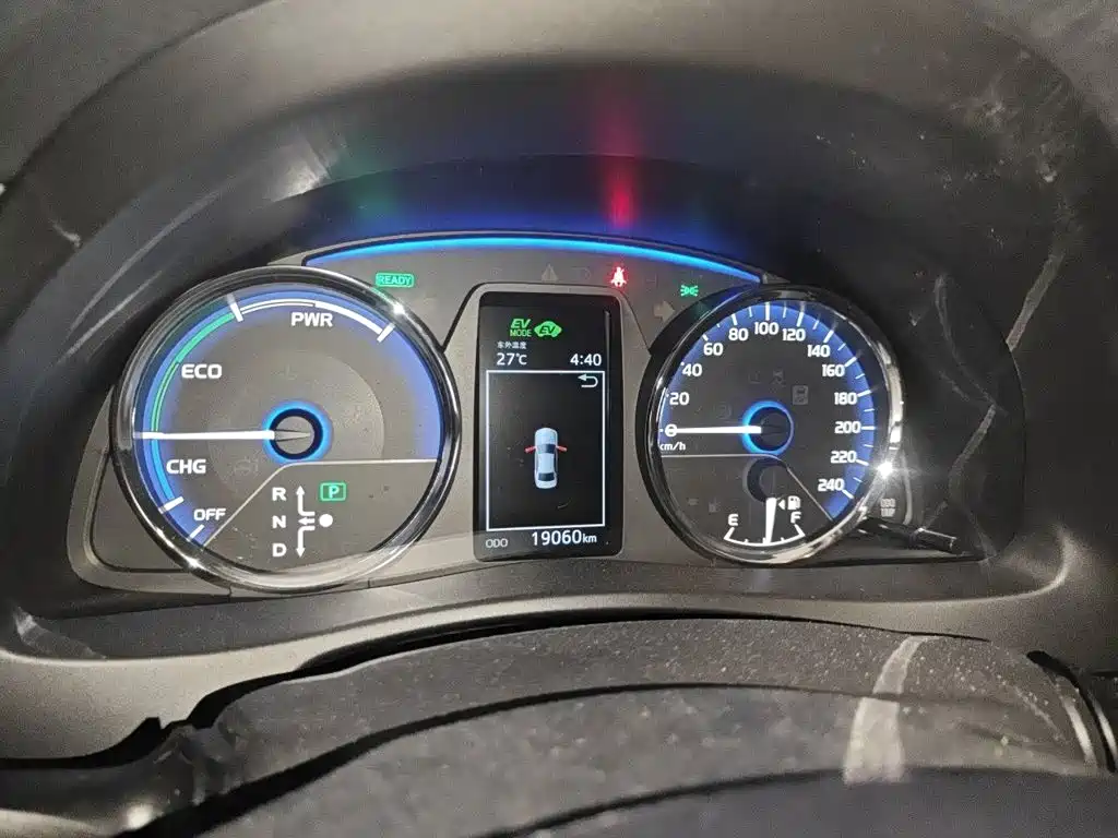 Toyota Corolla Hybrid — миниатюра 12