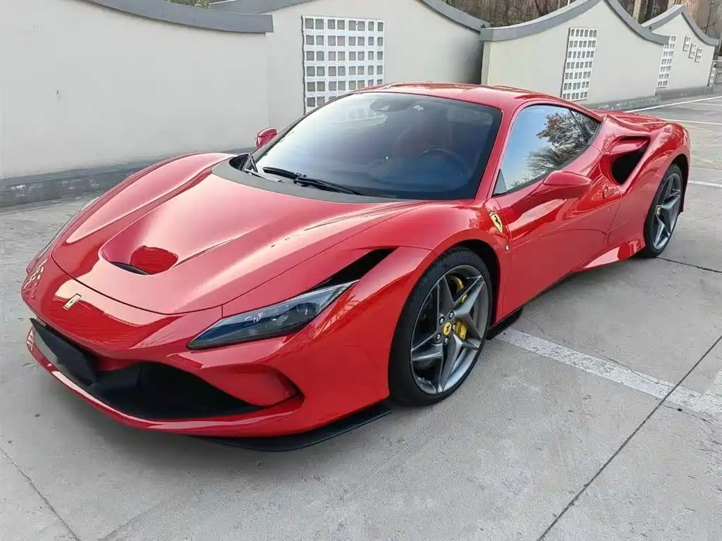 FERRARI F8