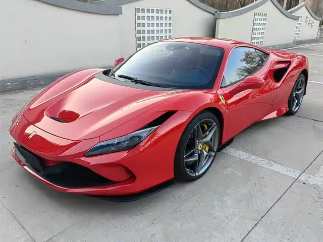 FERRARI F8