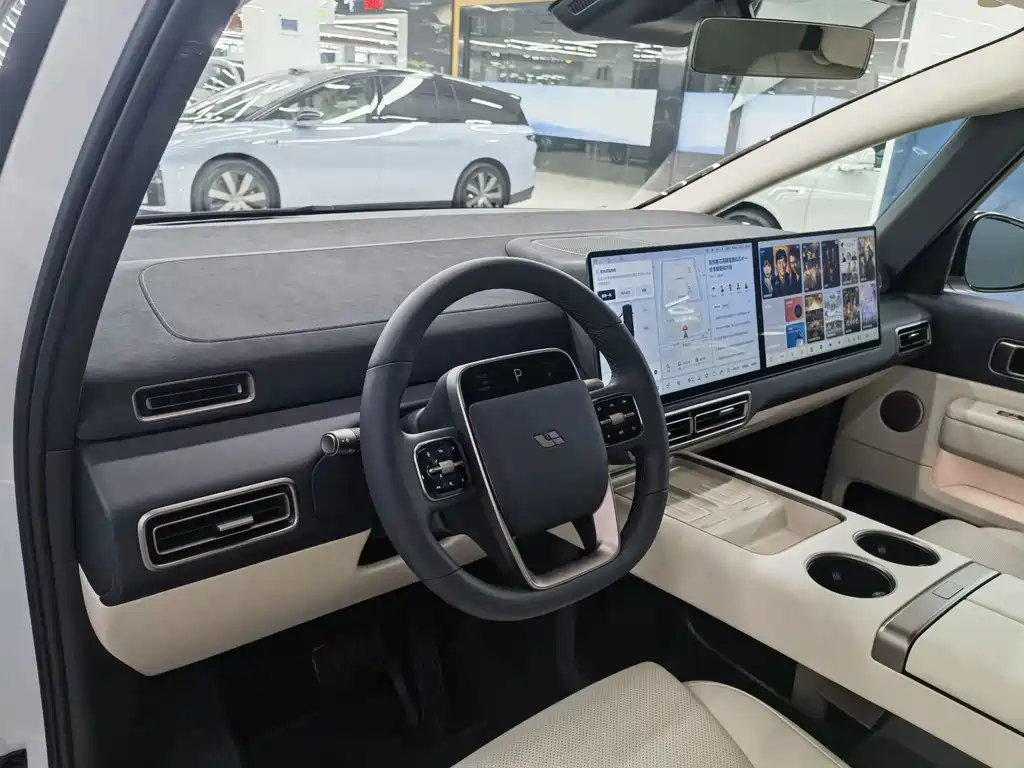 Li Auto MEGA 2025 Home