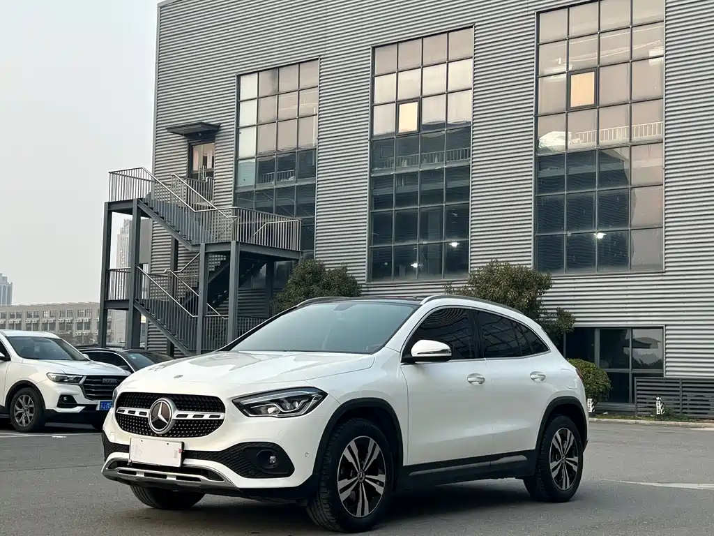 Mercedes-Benz GLA 2021