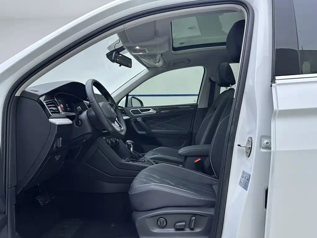 Volkswagen Tiguan L L 2023 280TSI AT