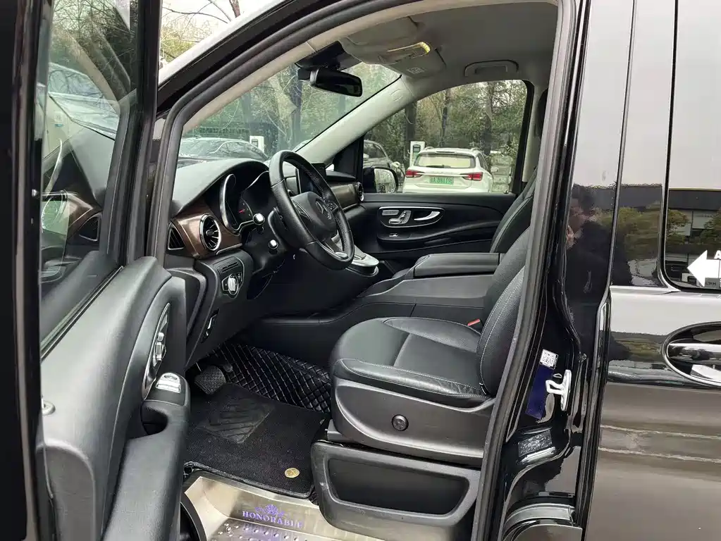 MERCEDES-BENZ V CLASS