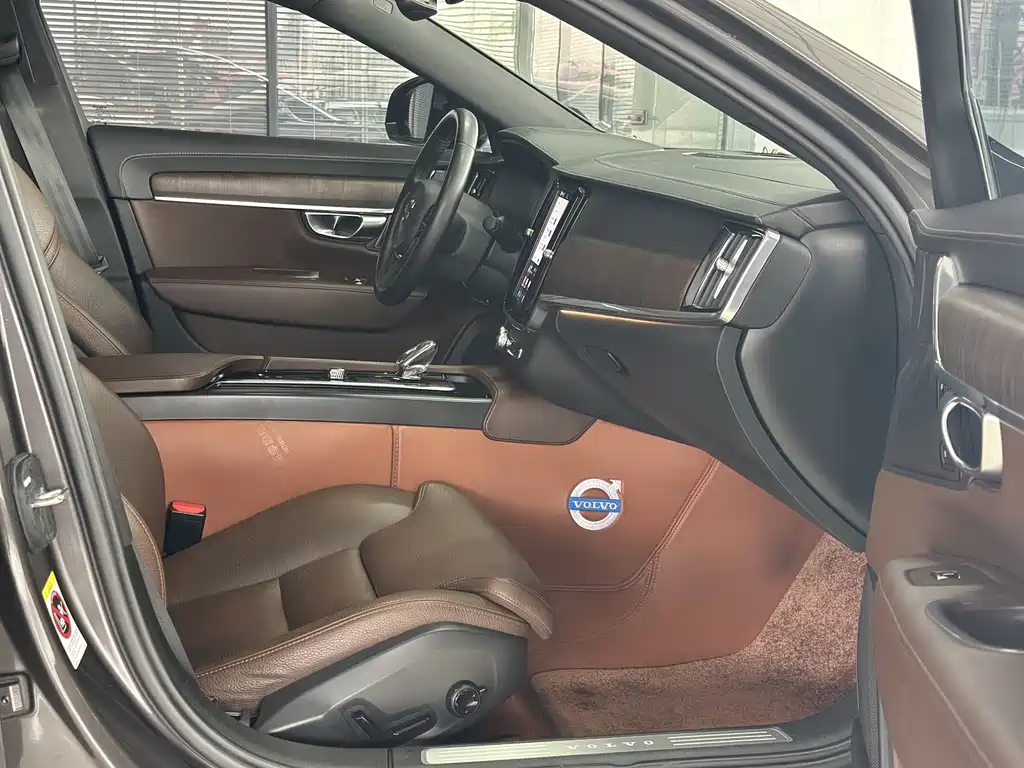 Volvo S90 — миниатюра 8