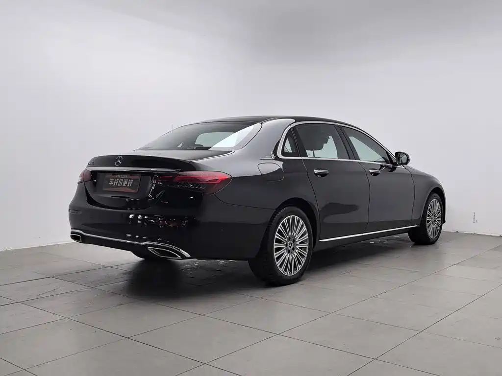 Mercedes-Benz E-Class — миниатюра 2