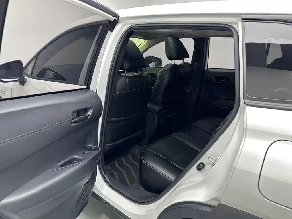 Toyota Corolla Cross — миниатюра 6