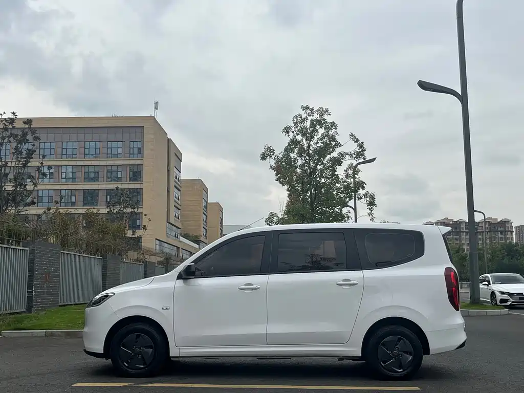 Wuling Hongguang EV — миниатюра 11