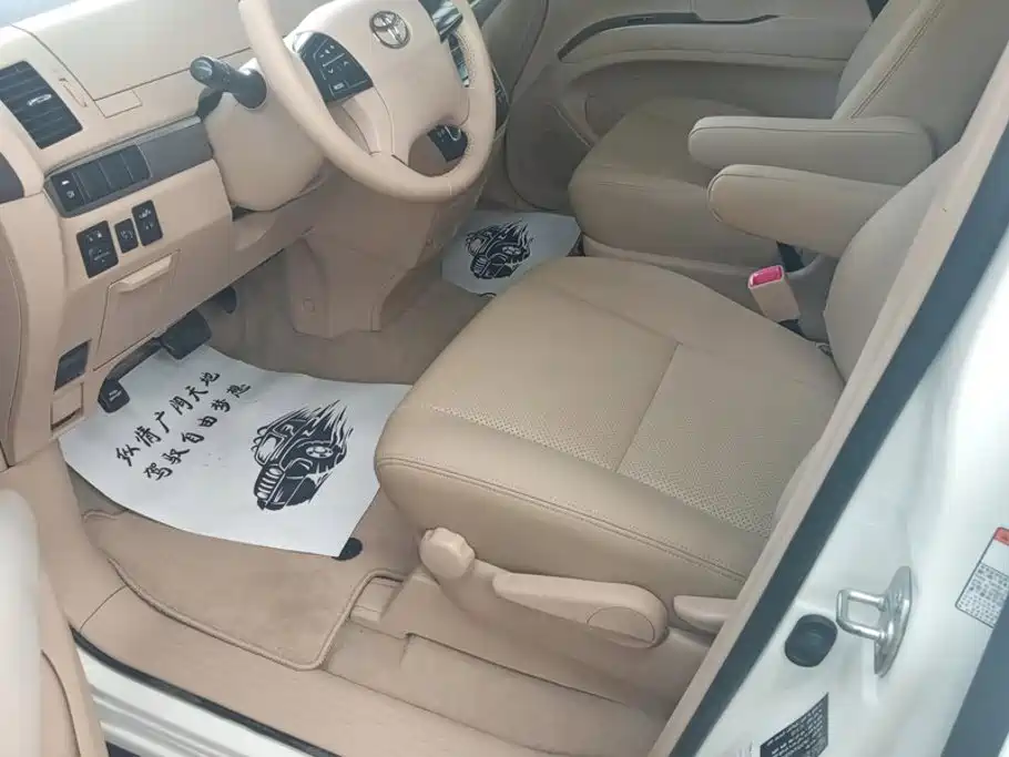 Toyota Previa 2012 2.4L 7 Standard