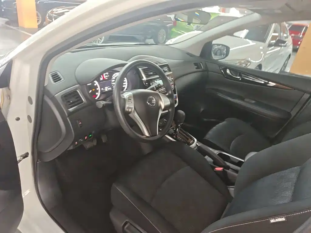 Nissan Tiida — миниатюра 16