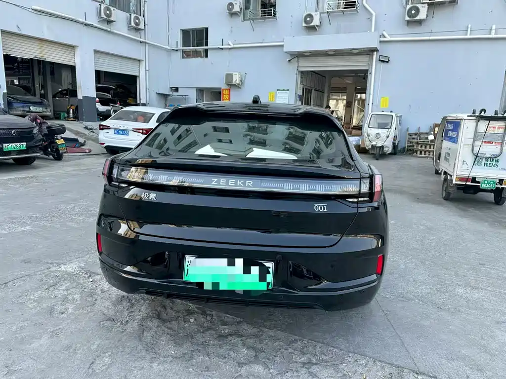 ZEEKR EXTREME KRYPTON 001