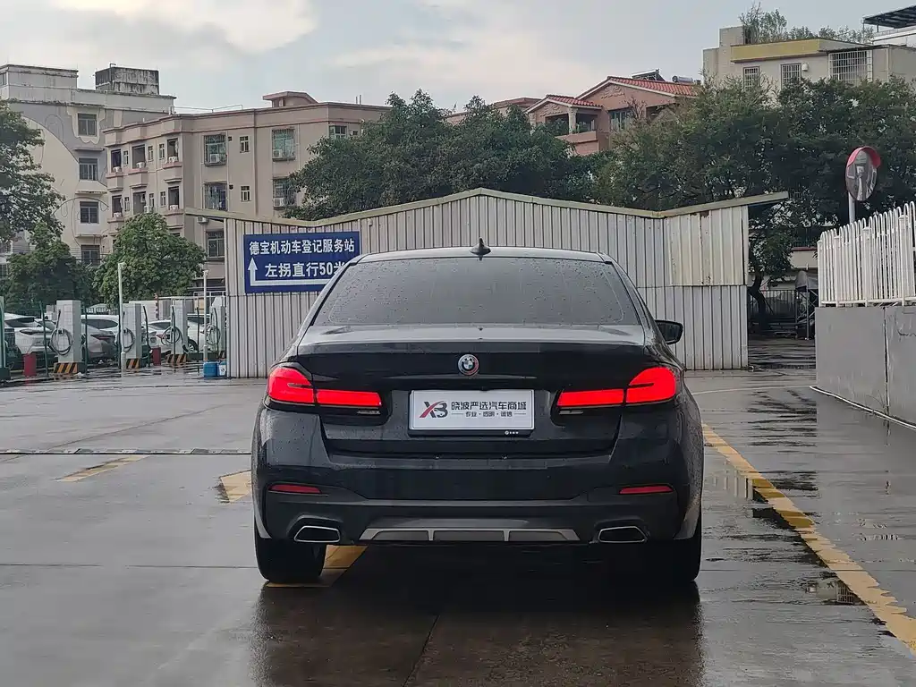 BMW 5 Series — миниатюра 6