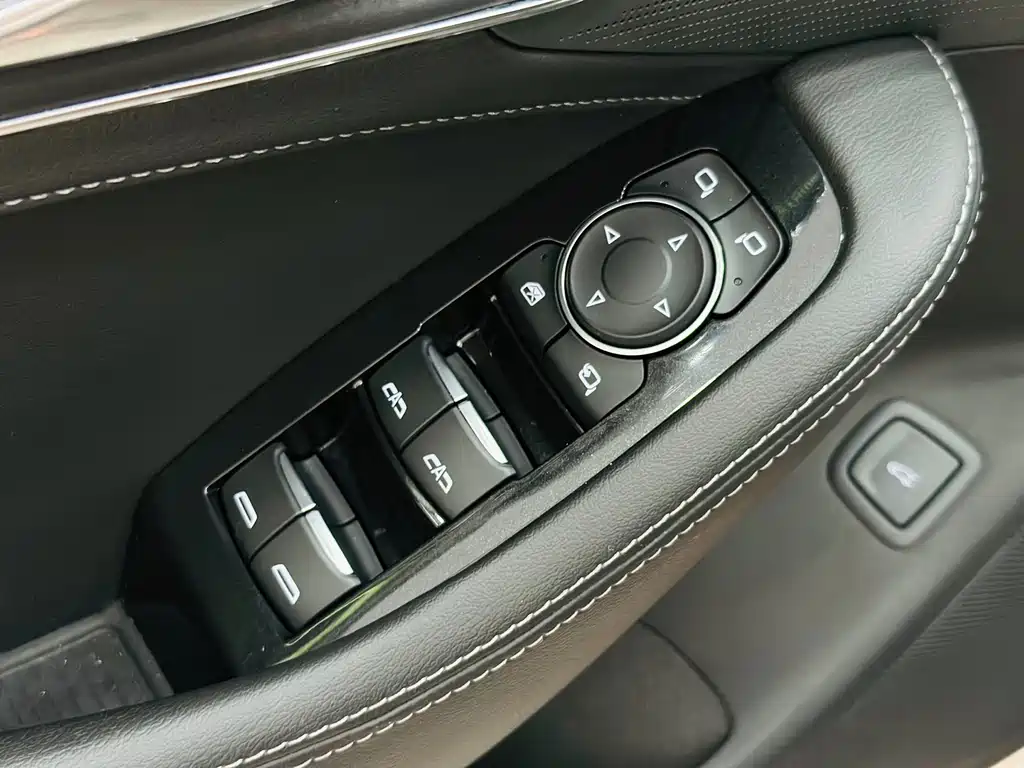 Cadillac CT5 — миниатюра 12